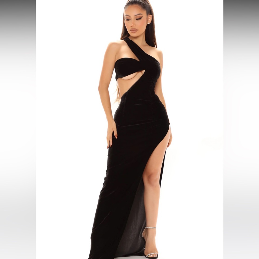 Black Fashion Nova Velvet Drama Maxi Dress